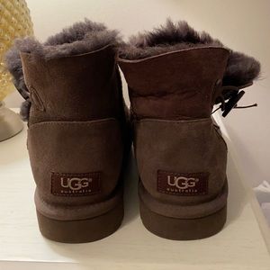 Bailey Button Chocolate Ugg’s